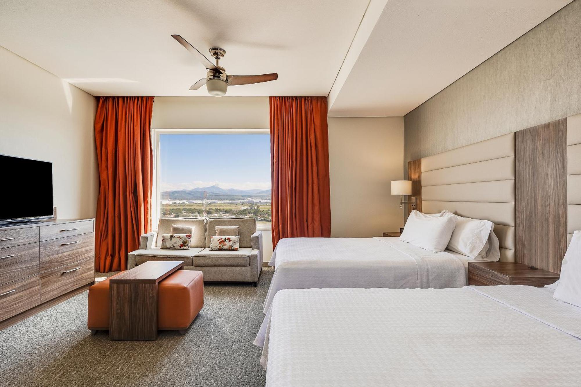 Suite with Twin Beds